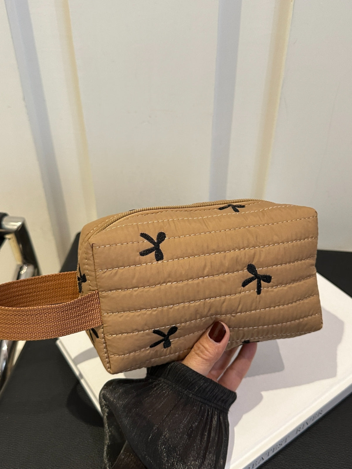 Texture Contrast Bow Wristlet